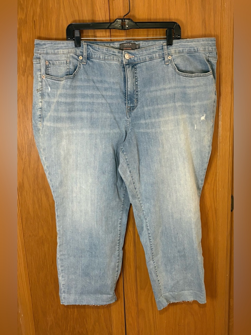 Torrid Crop Boyfriend. Vintage Stretch Jeans Size 24 (3X) NWT - Picture 2 of 15